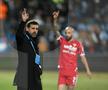 Zeljko Kopic, banderolă specială cu sigla lui Dinamo la meciul cu Farul