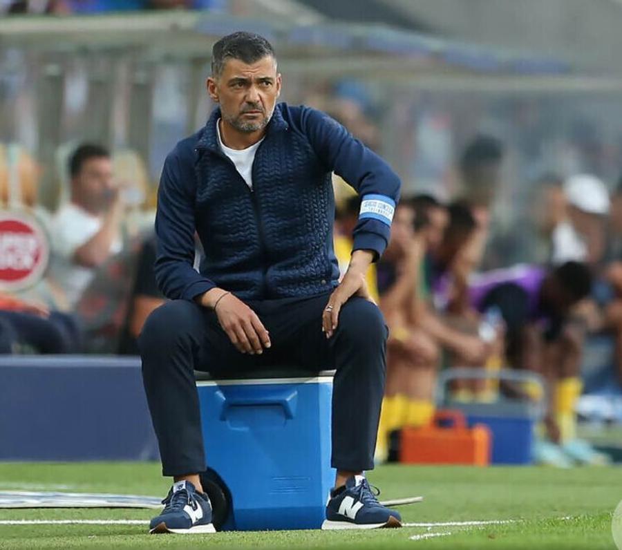Emoții pentru Dinamo: a dat pasă de gol și a ieșit accidentat!