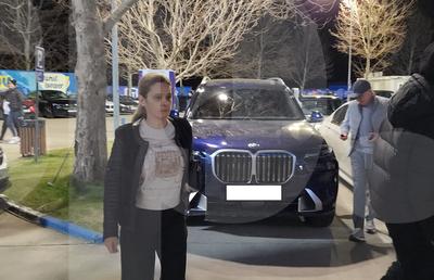 Gică Hagi e „electric”! Cu ce bolid a venit la stadion soția „Regelui”