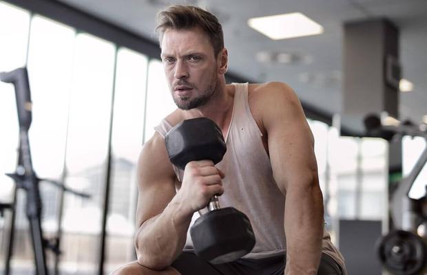 Importanța Proteinelor în Creșterea Masei Musculare: O Introducere în Rolul Esențial al Proteinelor pentru Dezvoltarea Musculară și Recuperare