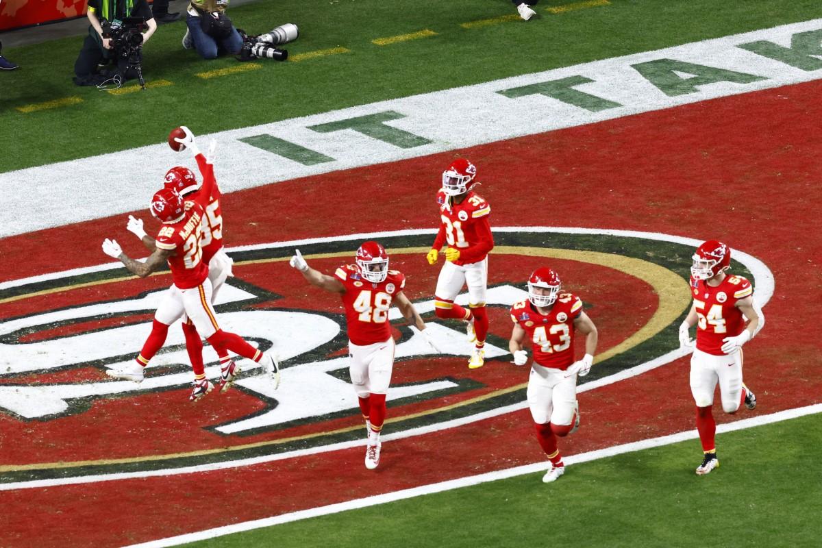 Dinastia lui Mahomes » Super Bowl electrizant în Vegas! Kansas City Chiefs revine și își apără trofeul NFL în prelungiri