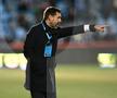 Zeljko Kopic, banderolă specială cu sigla lui Dinamo la meciul cu Farul