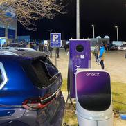 Marilena Hagi, cu un BMW electric la Farul - Dinamo