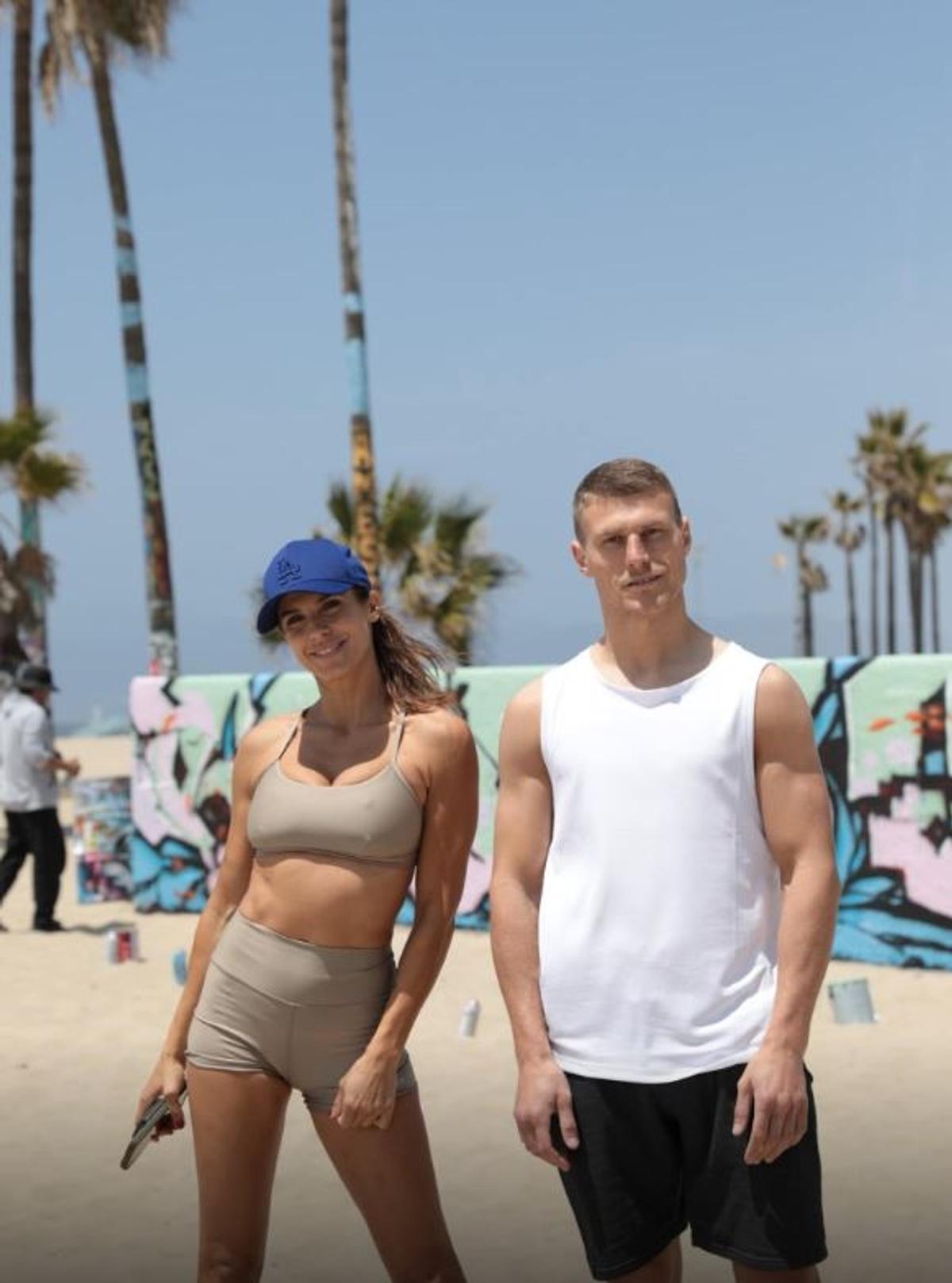 „A fost sau nu blat Tyson vs Paul?” » Elisabetta Canalis a apărut la meci într-o ținută electrizantă, iar iubitul ei român a dat verdictul