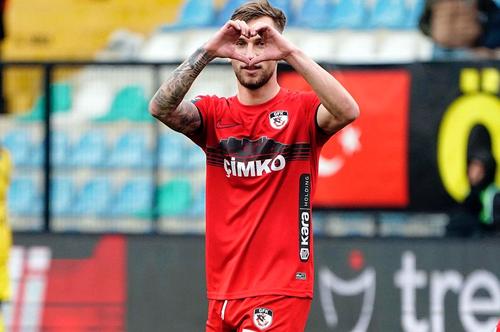 Denis Drăguș // sursă foto: Facebook @ Gaziantep Futbol Kulübü