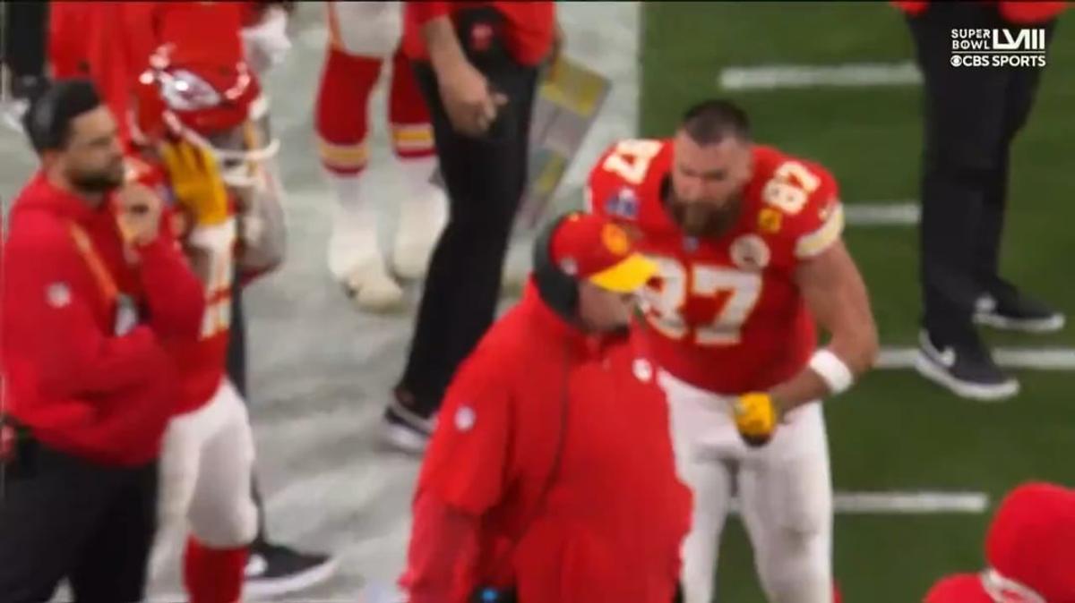 Travis Kelce, furios » Aproape că l-a pus la pământ la Andy Reid