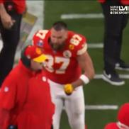 Travis Kelce, furios » Aproape că l-a pus la pământ la Andy Reid