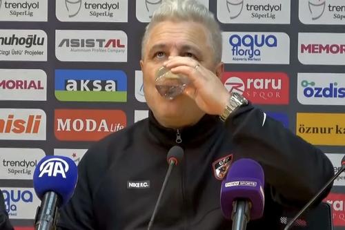Marius Șumudică, la conferința de presă
