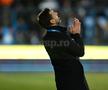 Zeljko Kopic, banderolă specială cu sigla lui Dinamo la meciul cu Farul