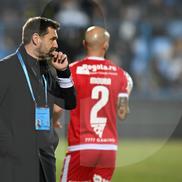 Zeljko Kopic, banderolă specială cu sigla lui Dinamo la meciul cu Farul