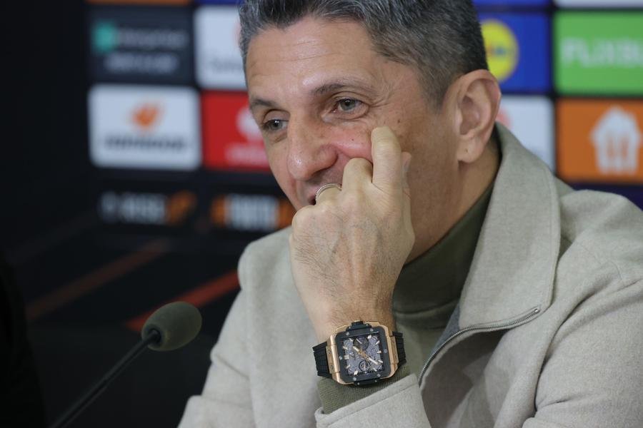 Un milion de euro pentru Cristi Chivu: clauza miraculoasă strecurată în contractul cu Parma! + Cine și cum a instrumentat din umbră instalarea românului