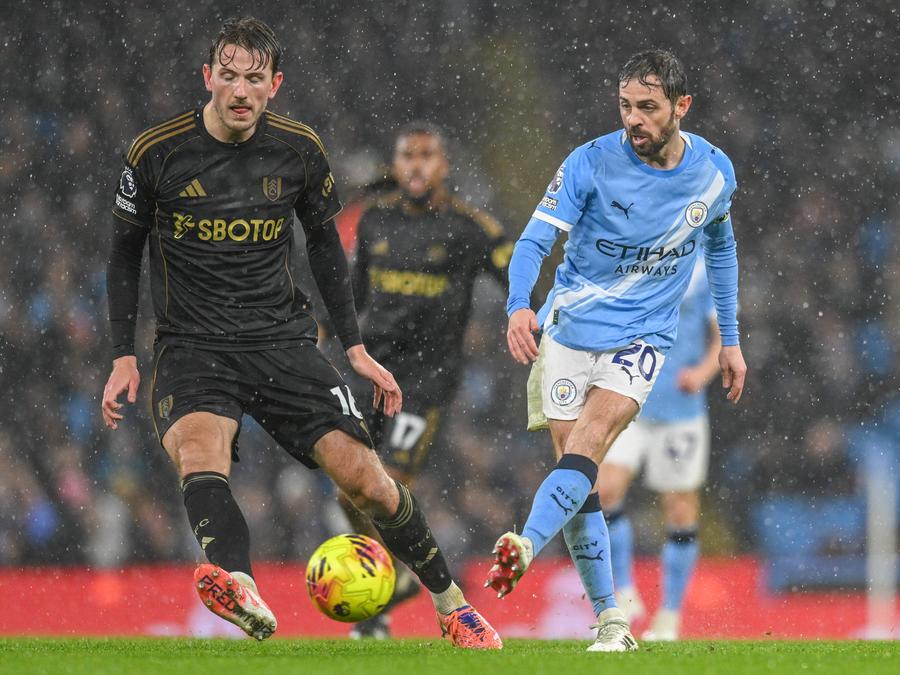 Bernardo Silva în timpul meciului contra lui Fulham / Imago Images Pep Guardiola a lăudat un jucător al lui Manchester City: „Este de neînlocuit!”
