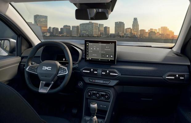 Noul model Dacia restilizat a ajuns în premieră în Franța, dar a primit o lovitură: „Pe ușa din spate”