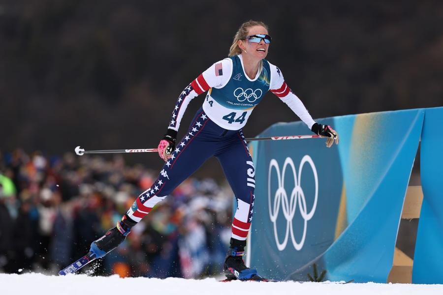 Jessie Diggins în proba de 10 km liber la JO 2026 Foto: Guliver/GettyImages Eroism pe schiuri: rănită la coaste, veterana americană a cucerit medalia de bronz la Jocurile Olimpice