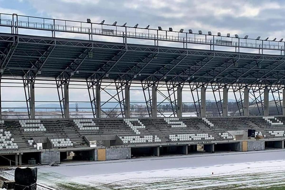 Noul stadion al lui Sepsi prinde contur » A început montarea scaunelor