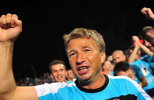 Dan Petrescu (53)