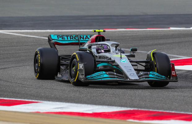 Lewis Hamilton trage un semnal de alarmă după testele din Bahrain: „Nu ne putem lupta pentru victorii”