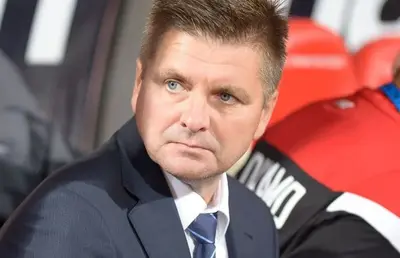 Uhrin a semnat cu Dinamo! Momente tensionate la negocieri: antrenorul nu a acceptat clauzele lui Zăvăleanu