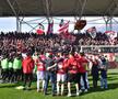 Bucuria fanilor și jucătorilor lui Dinamo după calificarea în play-off // FOTO: Cristi Preda