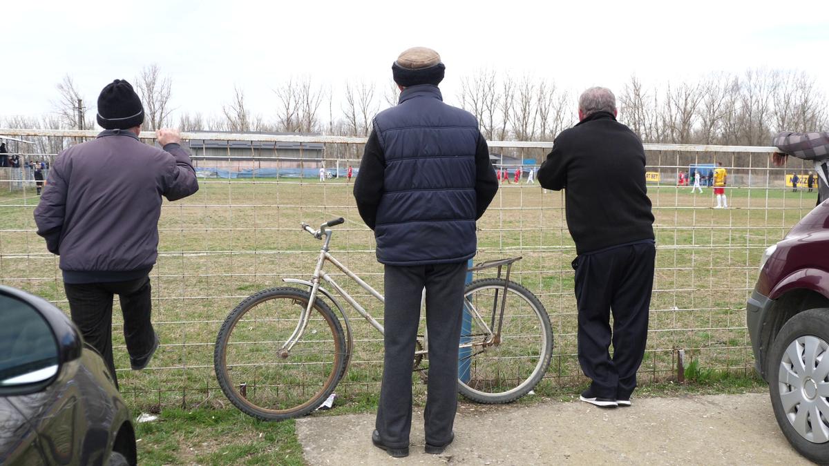Familia lui Valentin Mihăilă are o echipă în liga a cincea din Dâmbovița » Buffon cu muștar și grataragiul Nelu: „De aici nu pleacă nimeni nepăcălit!”