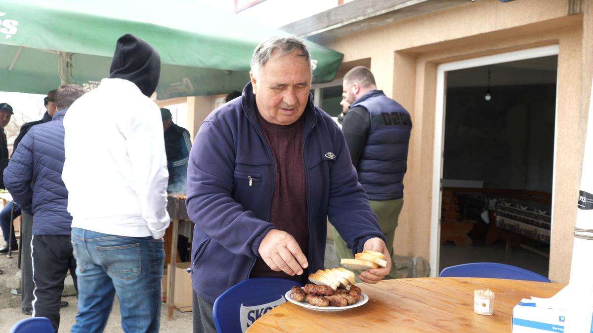 Familia lui Valentin Mihăilă are o echipă în liga a cincea din Dâmbovița » Buffon cu muștar și grataragiul Nelu: „De aici nu pleacă nimeni nepăcălit!”