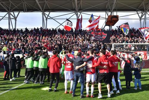 Dinamoviștii au sărbătorit alături de fani FOTO: Cristi Preda