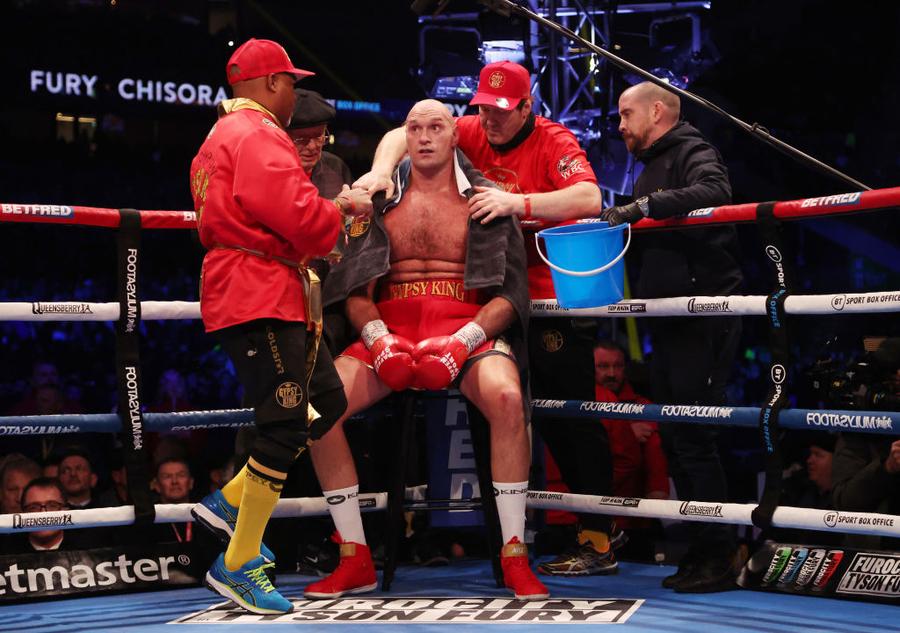 Tyson Fury are un palmares imaculat: 31 de victorii, o remiză și niciun eșec Fury și Usyk au bătut palma pentru lupta anului » Miză fără precedent în acest secol: „Rahat mic, semnează odată!”