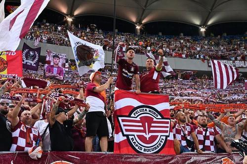 Galeria Rapidului a reacționat prin vocea liderului Liviu Ungurean, după apariția informației potrivit căreia giuleșetenii ar putea disputa primul meci din play-off fără spectatori.