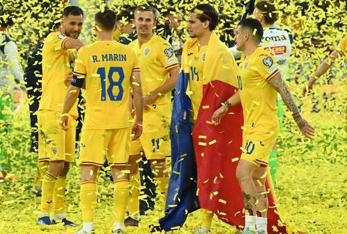 Marius Marin (primul din stânga), după 1-0 cu Elveția și calificarea la Euro Foto: Imago