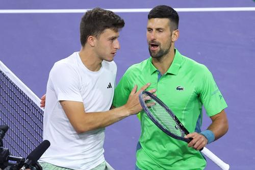 Luca Nardi și Novak Djokovic FOTO Imago Images