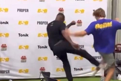 Un fan a ajuns în spital după ce a fost lovit de Jon Jones