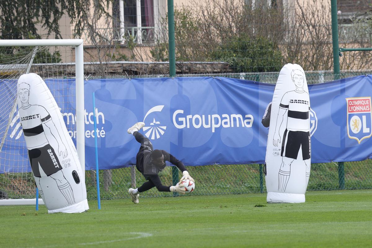 Voie bună, dar și concentrare în rândul francezilor » Ce s-a întâmplat la antrenamentul de dinainte de Lyon - FCSB