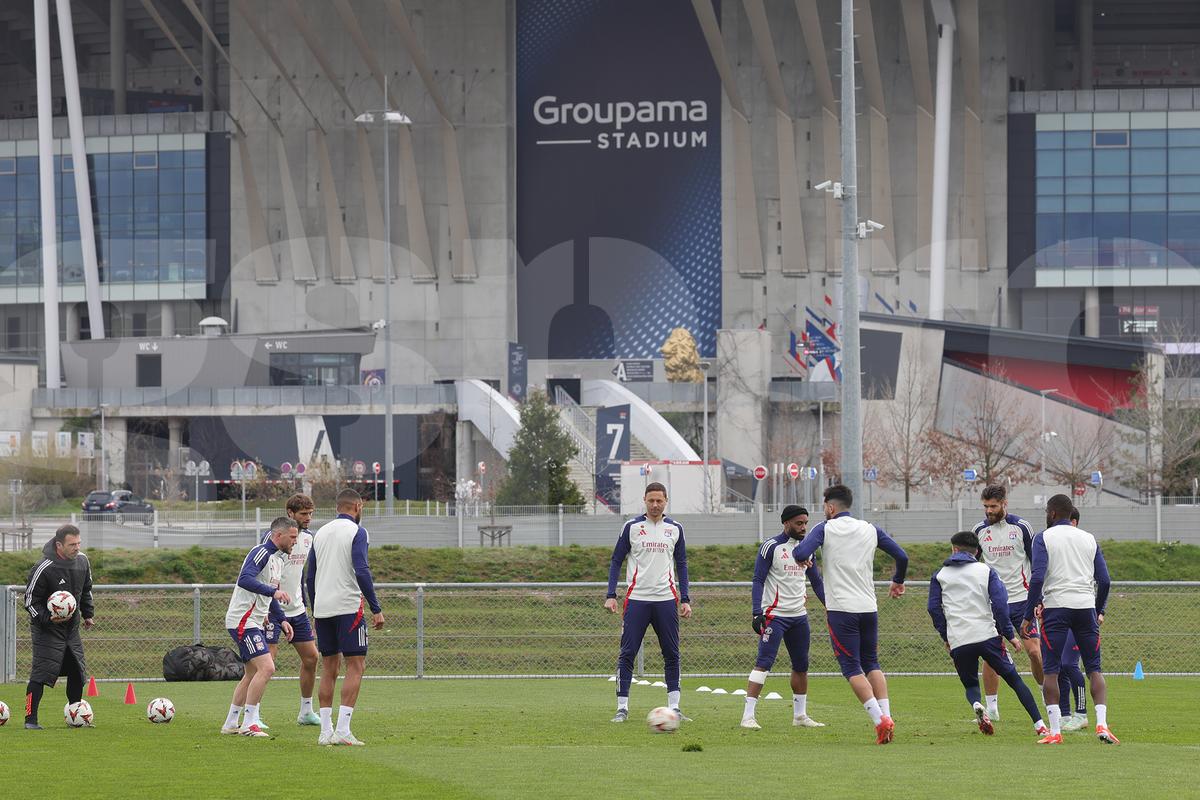 Voie bună, dar și concentrare în rândul francezilor » Ce s-a întâmplat la antrenamentul de dinainte de Lyon - FCSB