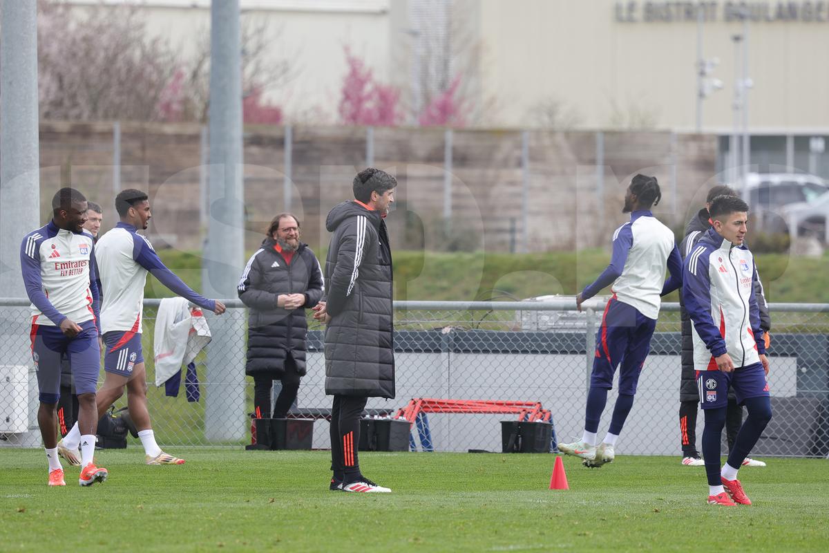Voie bună, dar și concentrare în rândul francezilor » Ce s-a întâmplat la antrenamentul de dinainte de Lyon - FCSB