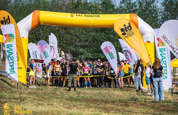 Probe tari la Dac Warrior 2025. Competiția cu obstacole care îți testează limitele