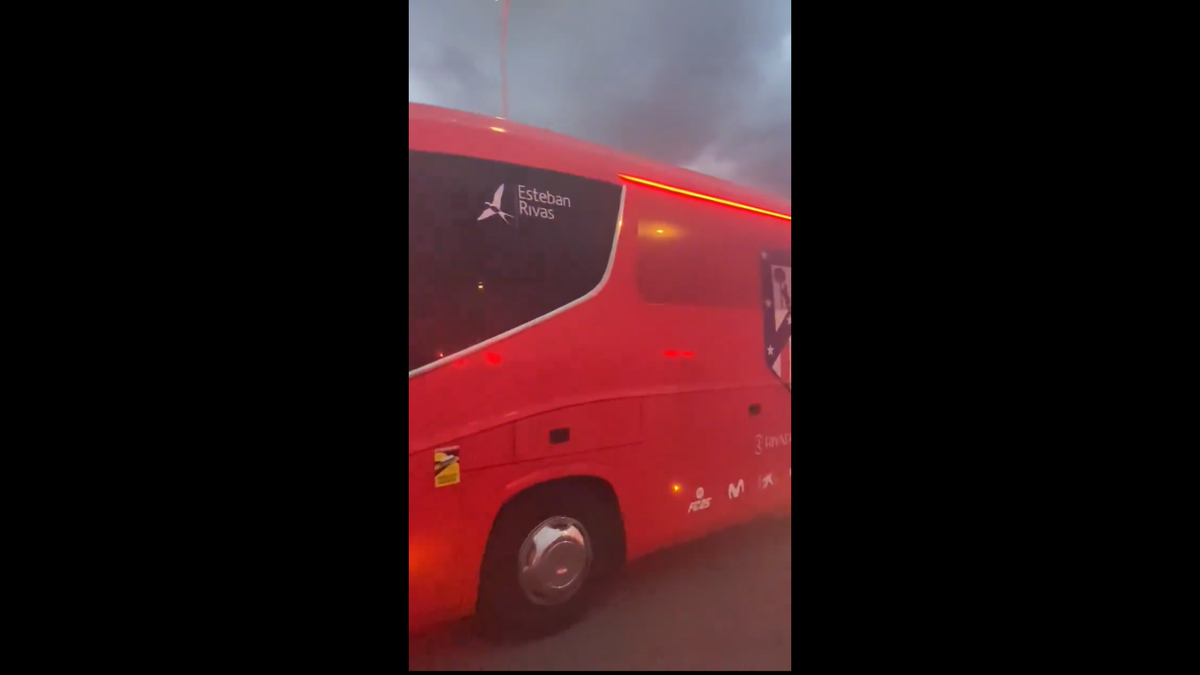 Imagini de la sosirea celor de la Atletico pentru meciul cu Real