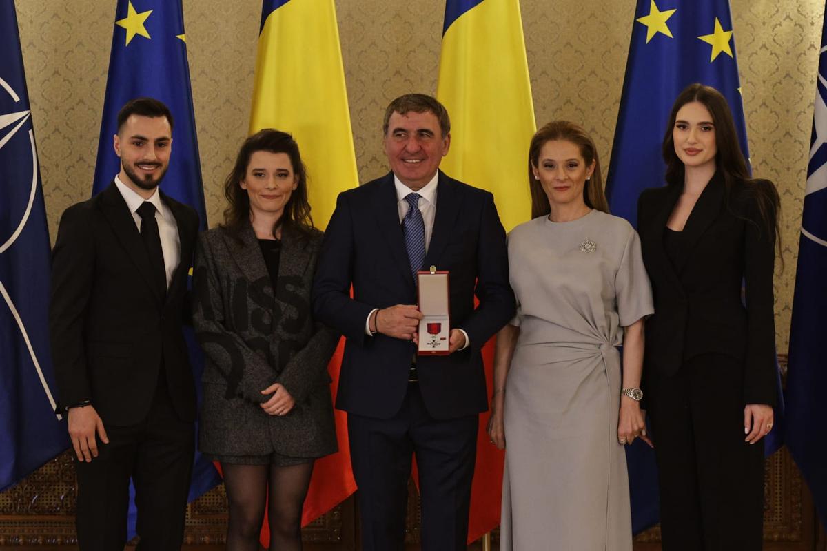 Gică Hagi, decorat cu Ordinul Național „Steaua României” » „Regele”, gâtuit de emoție, cu lacrimi în ochi! Nume mari au participat la ceremonie