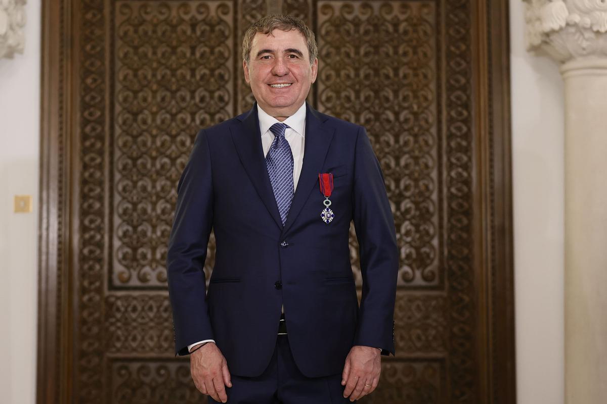 Gică Hagi, decorat cu Ordinul Național „Steaua României”. FOTO: Cristi Preda