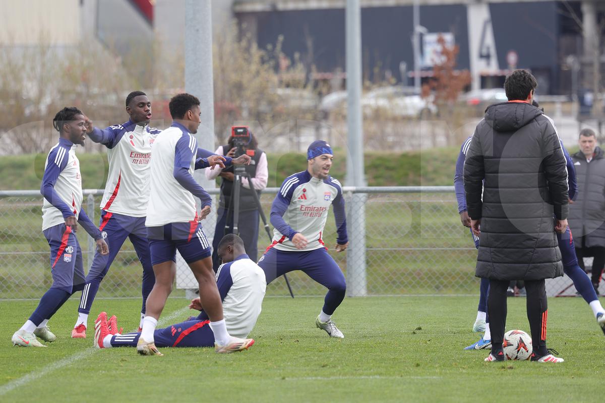 Voie bună, dar și concentrare în rândul francezilor » Ce s-a întâmplat la antrenamentul de dinainte de Lyon - FCSB