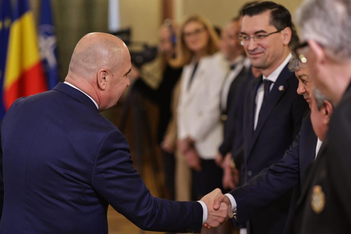 Gică Hagi, decorat cu Ordinul Național „Steaua României” » „Regele”, gâtuit de emoție, cu lacrimi în ochi! Nume mari au participat la ceremonie