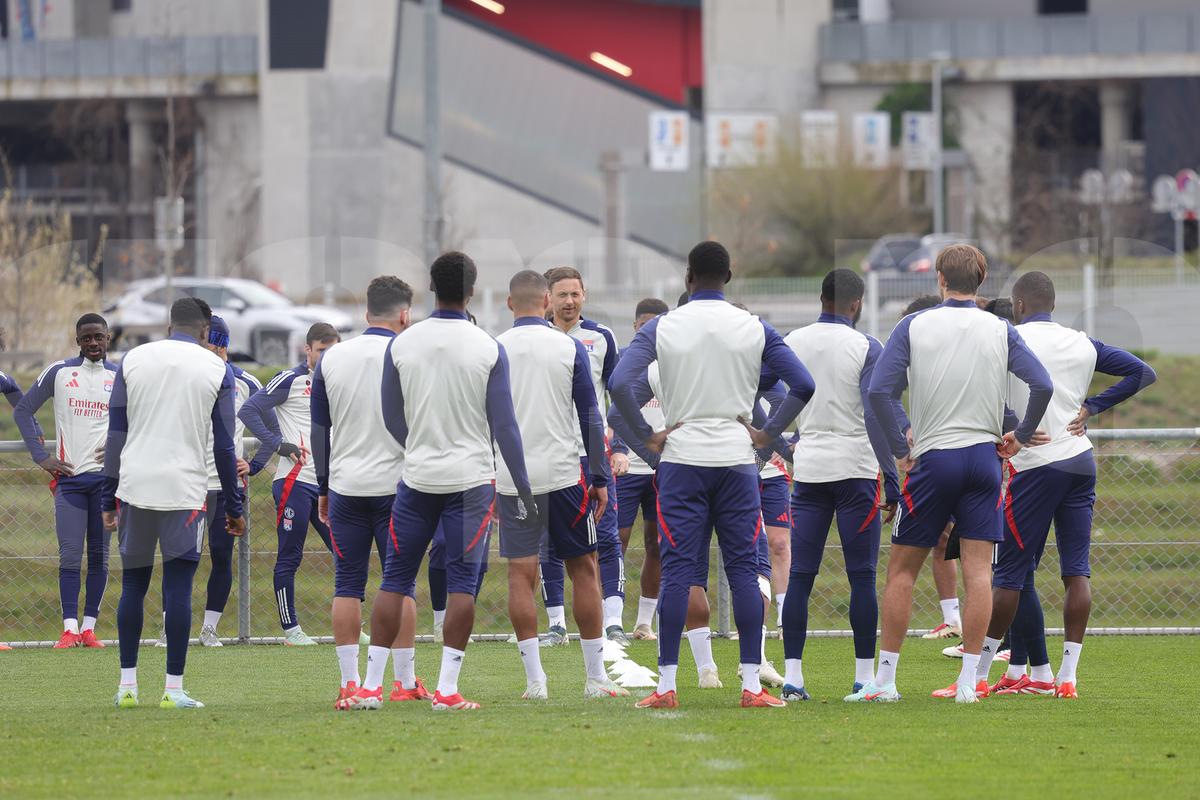 Voie bună, dar și concentrare în rândul francezilor » Ce s-a întâmplat la antrenamentul de dinainte de Lyon - FCSB