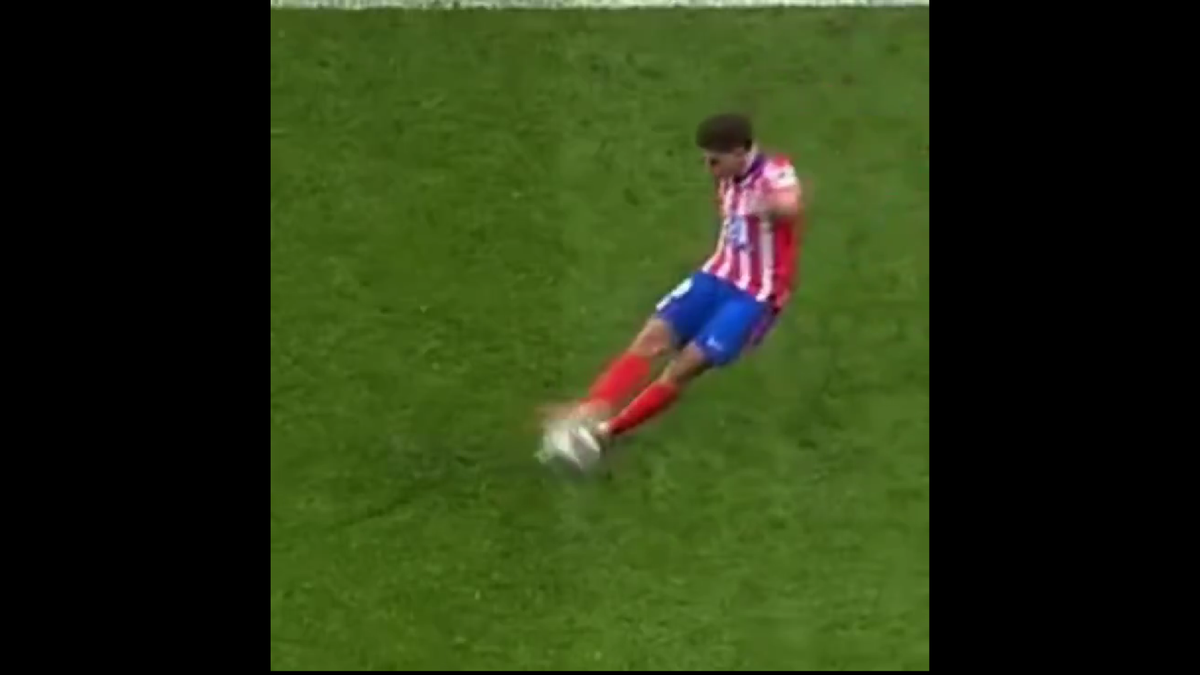 Julian Alvarez atinge mingea cu ambele picioare la penalty-uri, iar Real Madrid trece de Atletico