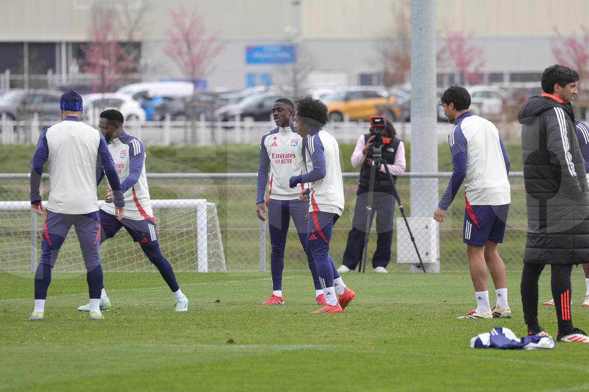 Voie bună, dar și concentrare în rândul francezilor » Ce s-a întâmplat la antrenamentul de dinainte de Lyon - FCSB