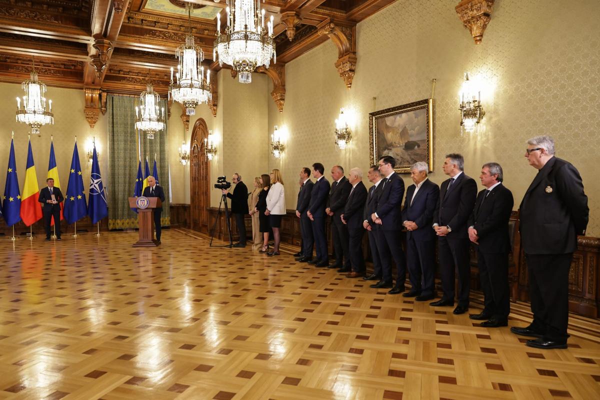 Gică Hagi, decorat cu Ordinul Național „Steaua României” » „Regele”, gâtuit de emoție, cu lacrimi în ochi! Nume mari au participat la ceremonie
