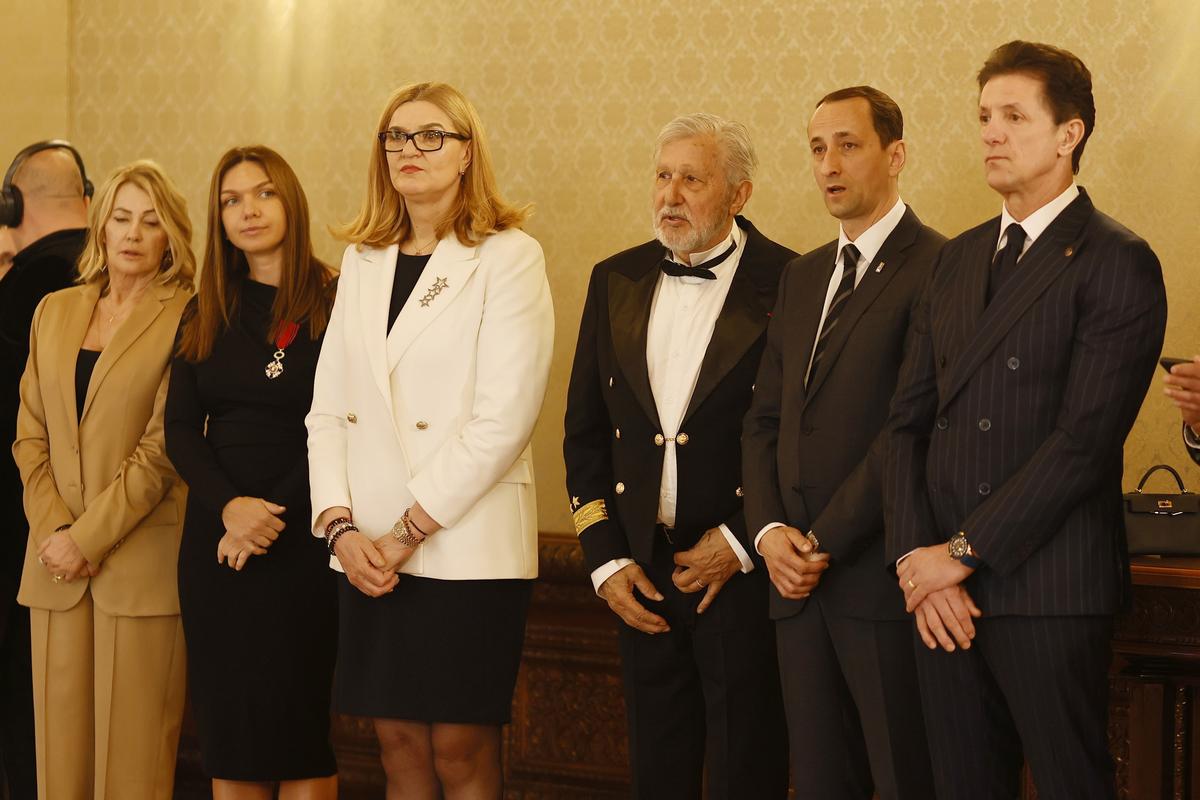 Gică Hagi, decorat cu Ordinul Național „Steaua României”. FOTO: Cristi Preda