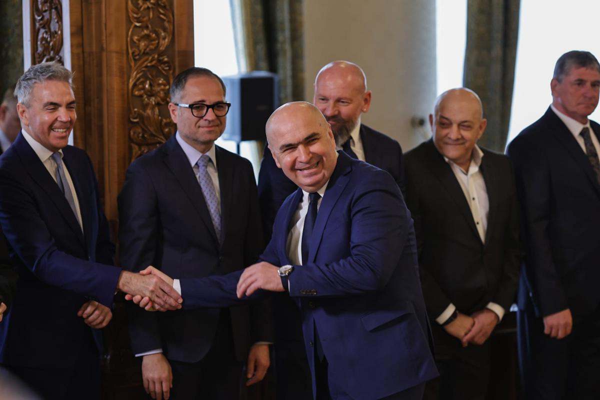 Gică Hagi, decorat cu Ordinul Național „Steaua României” » „Regele”, gâtuit de emoție, cu lacrimi în ochi! Nume mari au participat la ceremonie