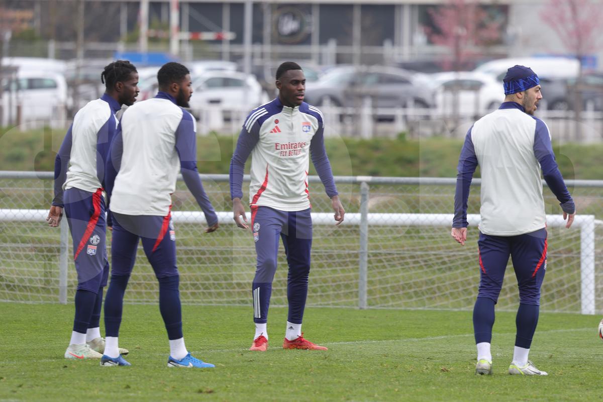Voie bună, dar și concentrare în rândul francezilor » Ce s-a întâmplat la antrenamentul de dinainte de Lyon - FCSB