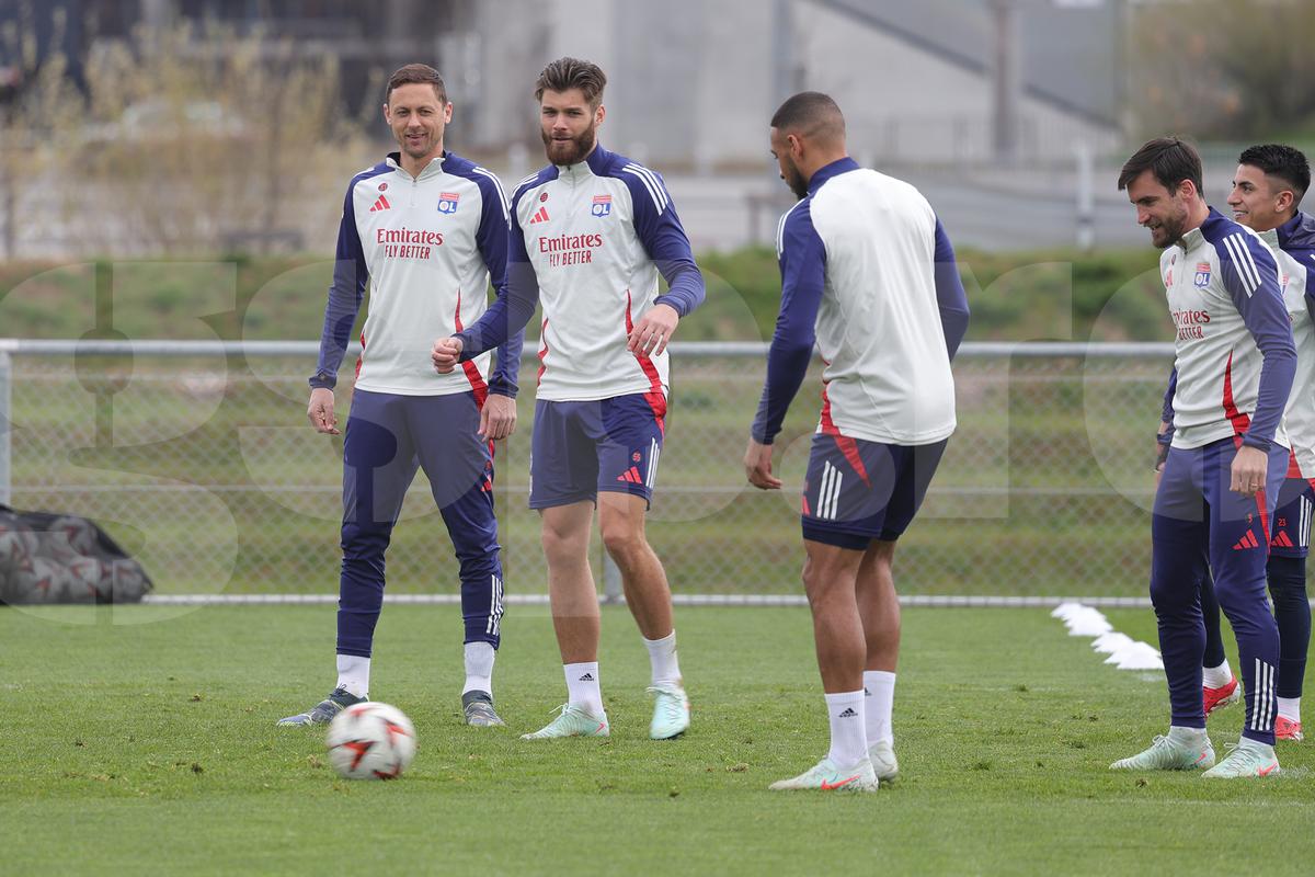 Voie bună, dar și concentrare în rândul francezilor » Ce s-a întâmplat la antrenamentul de dinainte de Lyon - FCSB