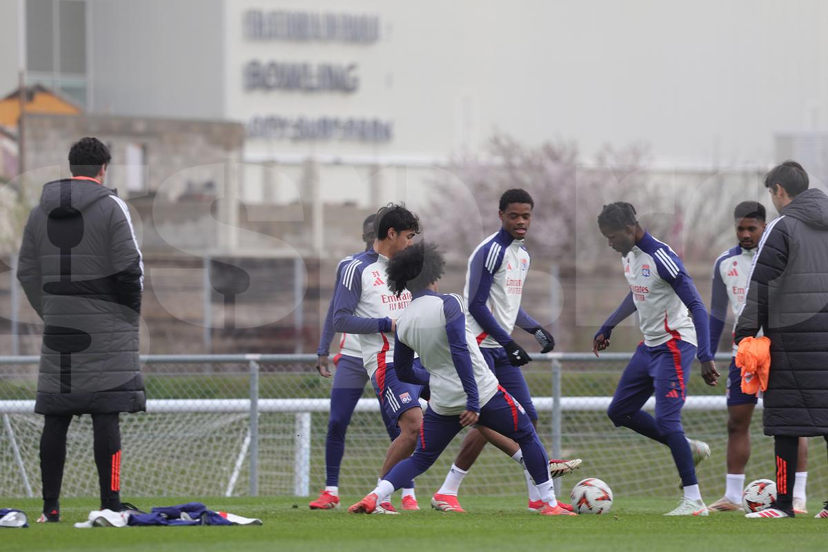 Voie bună, dar și concentrare în rândul francezilor » Ce s-a întâmplat la antrenamentul de dinainte de Lyon - FCSB