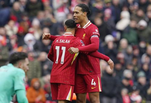 Van Dijk (dreapta) și Salah Foto: Imago